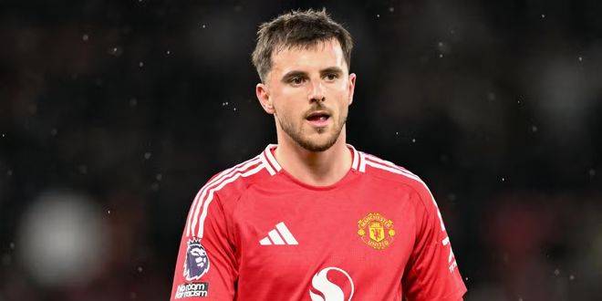 欧文突破两人防守完成得分（欧文摆脱双人夹击上篮得手）