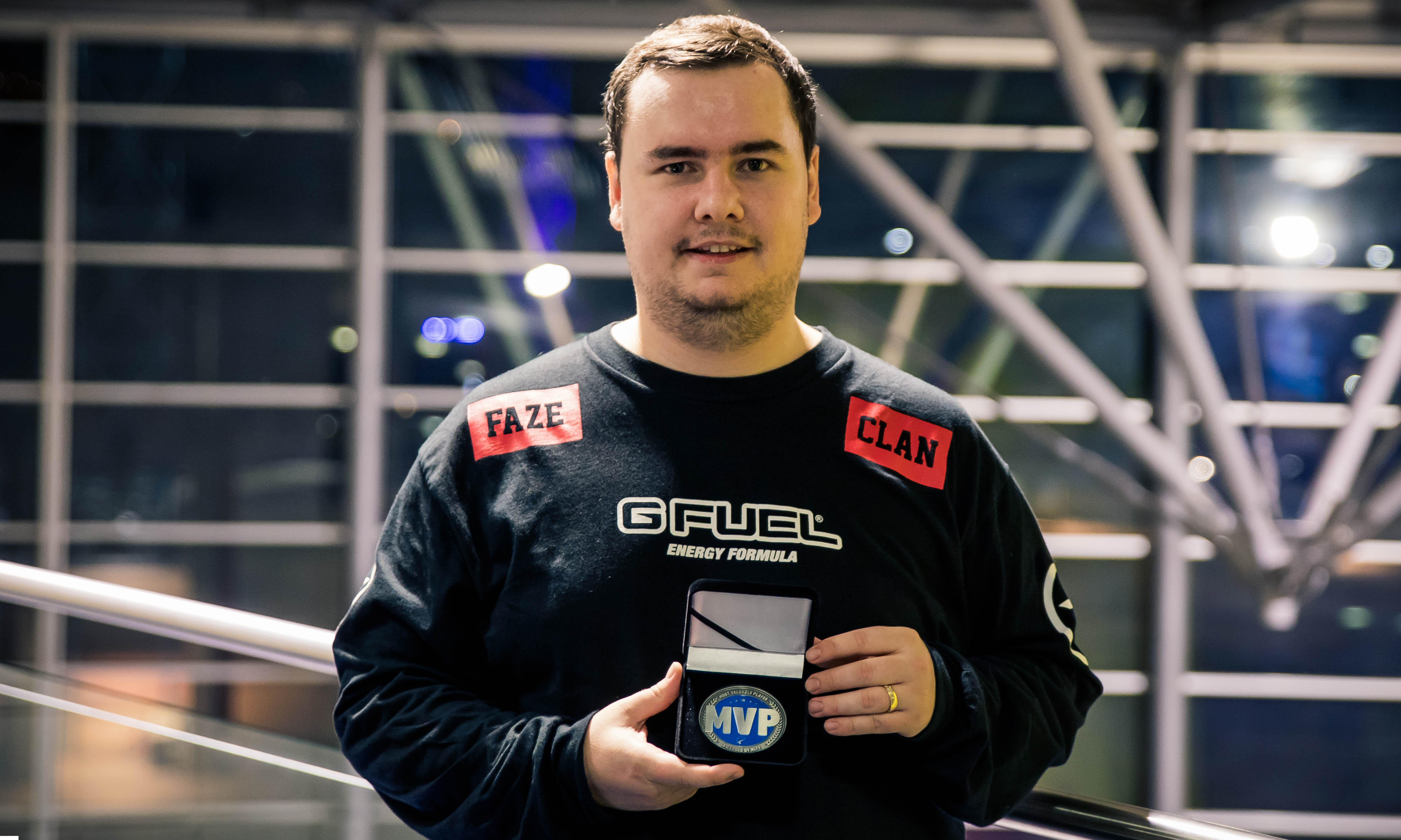 2024 LPL 全明星赛-有趣的统计数据： rookie 是最年长的选手； bin 是最年轻的选手